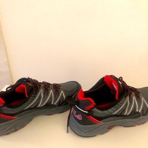 Fila Men’s trail running shoe — like new